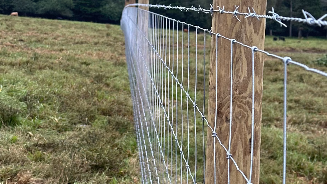 farm fence repair and maintenance
