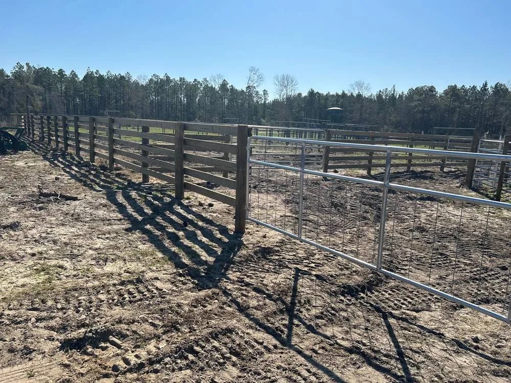 Farm Fence Repair - Professional fencing services in Northwest Florida