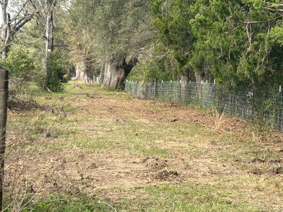 Field Fence Installation - Professional fencing services in Northwest Florida